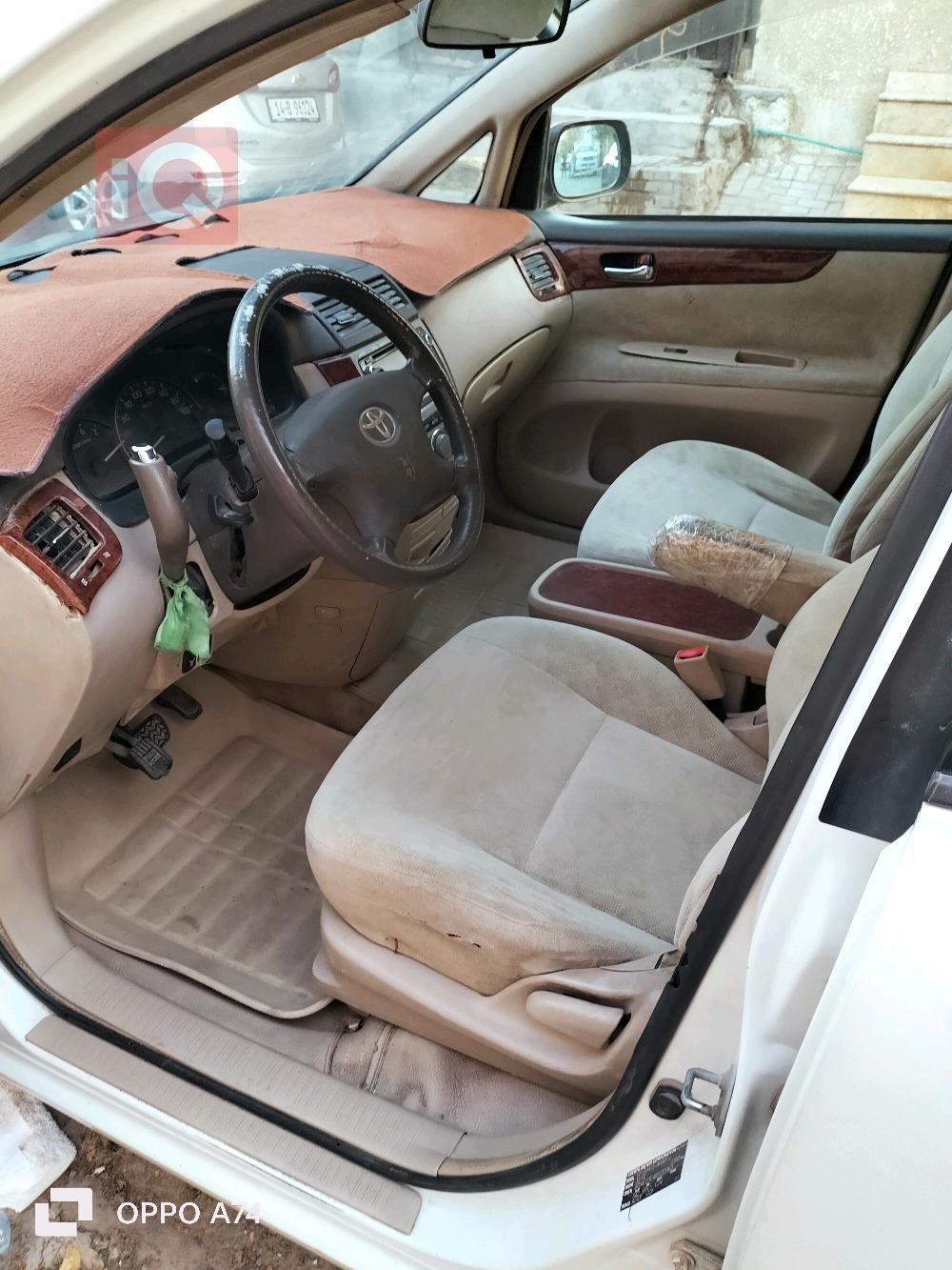 Toyota Ipsum